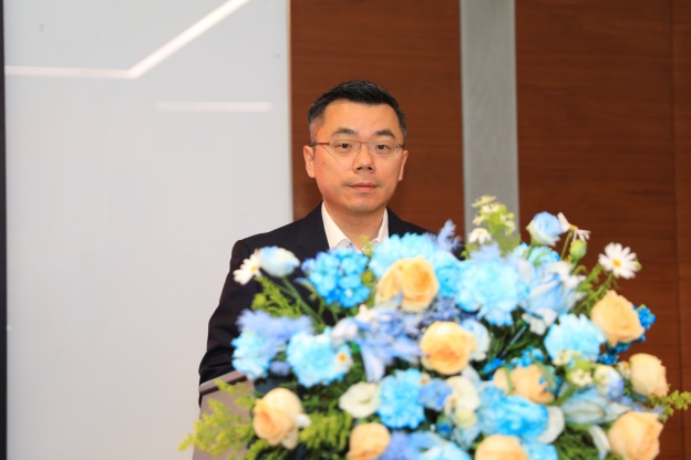 1769653348106761DB3D.jpg 2.5.JPG