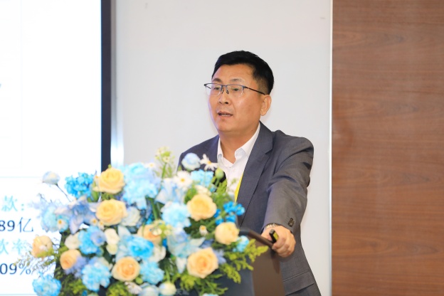 17696533688968252C7A.jpg 2.8.JPG