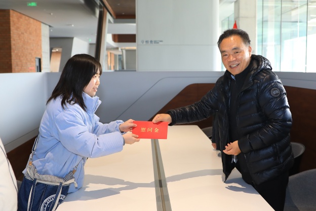 1770089403112967888C.jpg 4.JPG