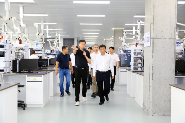 1758093971275575C3F1.jpg 4.2.JPG