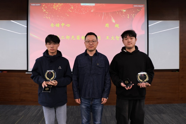 17625047151200545E51.jpg 2.4.JPG