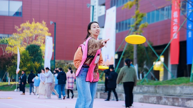 1763976195120084EB86.jpg 5.2.JPG