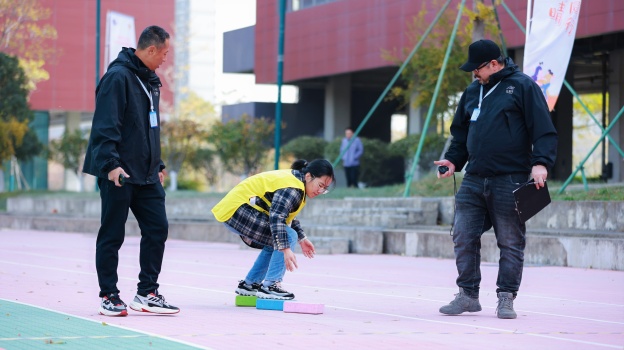 176423305812038156D1.jpg 7.3.jpg