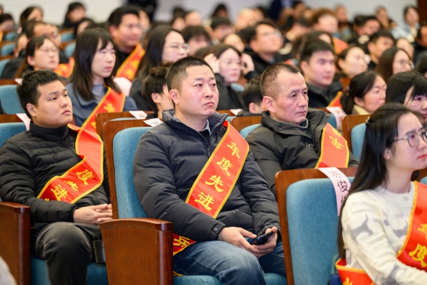 1770365598140395EDBE.jpg 5.jpg